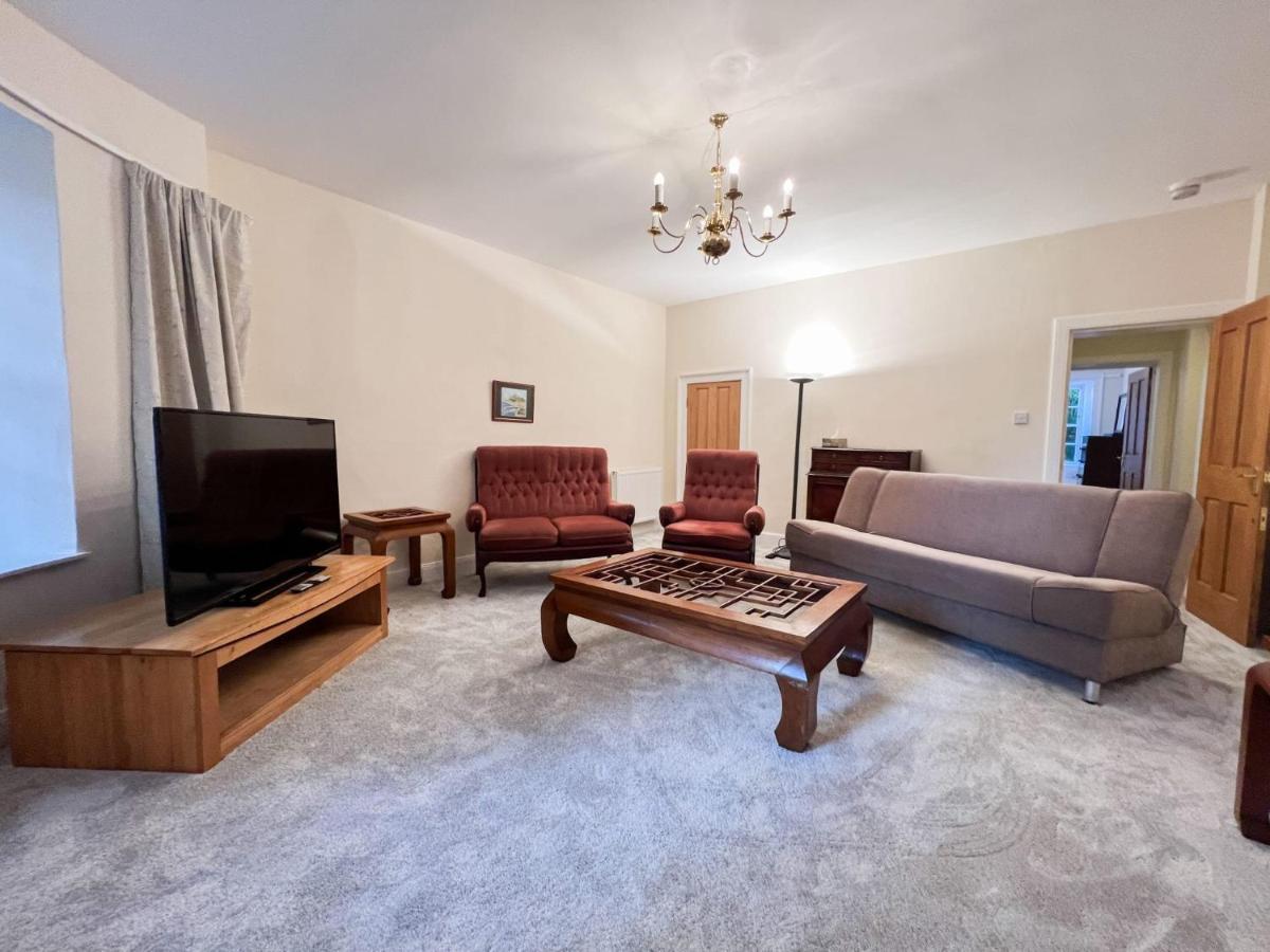 Spacious Flat Sleeps 8 Near Princes Street 에든버러 외부 사진
