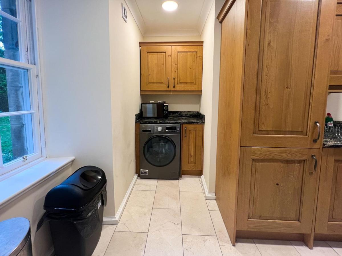 Spacious Flat Sleeps 8 Near Princes Street 에든버러 외부 사진