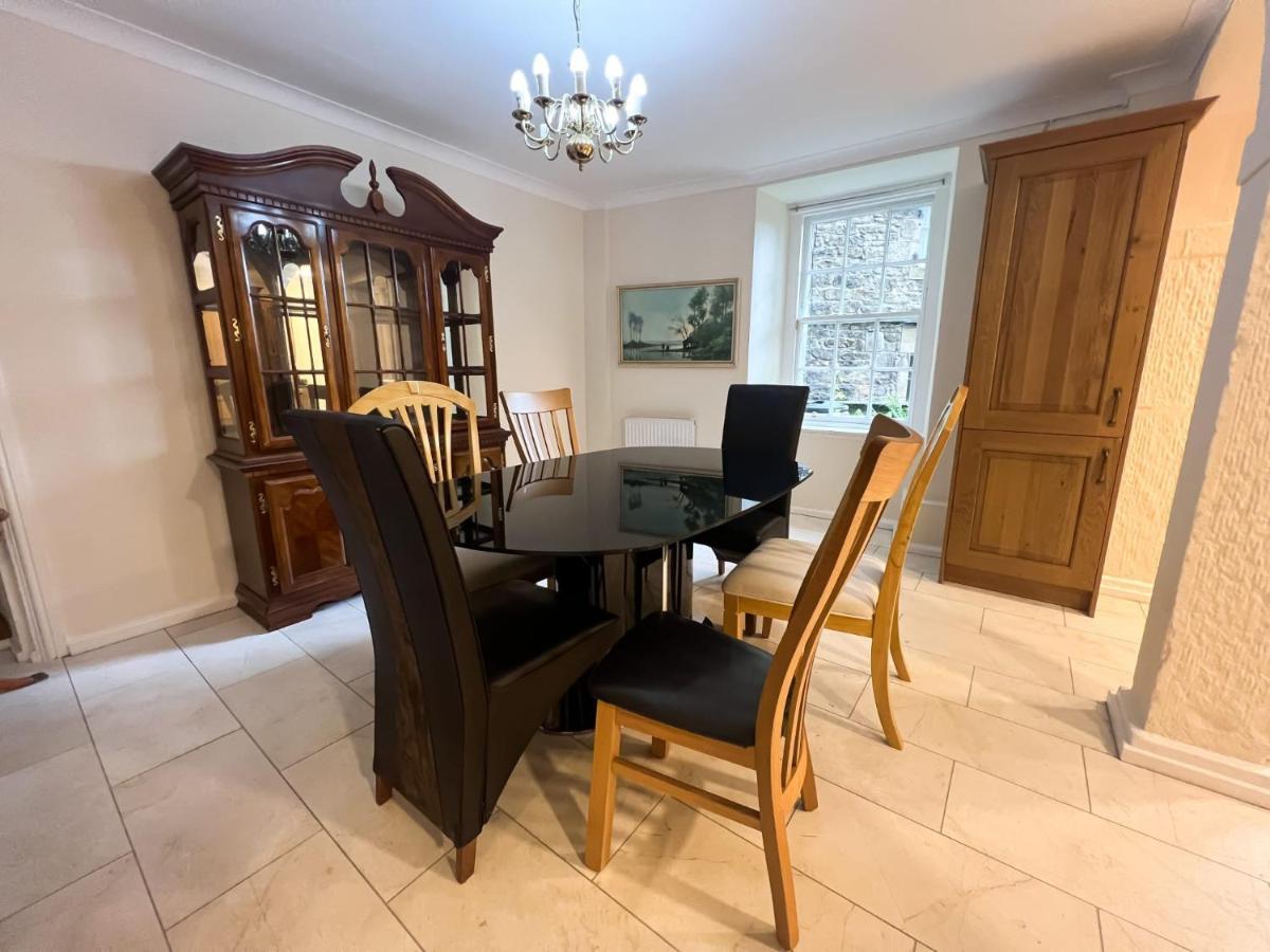 Spacious Flat Sleeps 8 Near Princes Street 에든버러 외부 사진