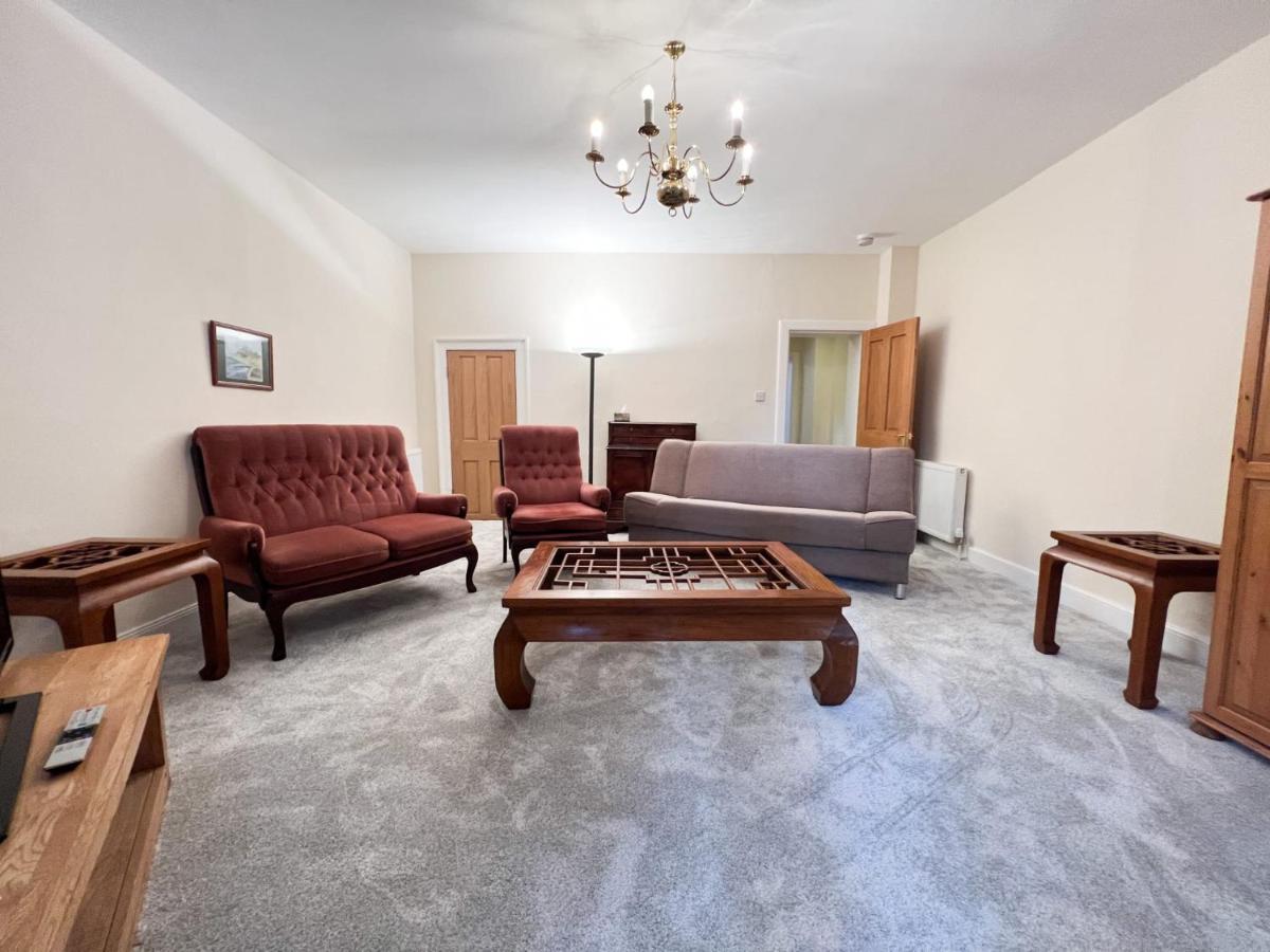 Spacious Flat Sleeps 8 Near Princes Street 에든버러 외부 사진